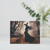 Modern Trendy Halloween Witch in Forest            Postkarte (Stehend Vorderseite)