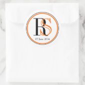 Modern Two Initials Orange Black Wedding Runder Aufkleber (Tasche)