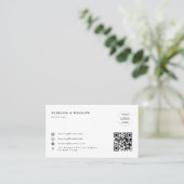 Modern Typografie QR Code Social Media Logo White Visitenkarte (Stehend Vorderseite)