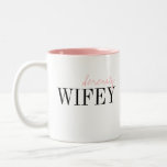 Modern Typografie Simple Personalisiert Wifey Tass Zweifarbige Tasse<br><div class="desc">Elegantes modernes minimalistisches Typografie-Spiel und Namensdesign in Schwarz und Rosa,  einfach und einzigartig. Große Brautgeschenke oder Jubiläumsgeschenke. 
Passen Sie die Tasse- und Textfarbe Ihrer Wahl an.</div>