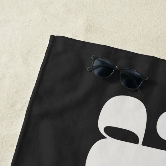 Modern Typography Personalized Name Black White Strandtuch (Beispiel)