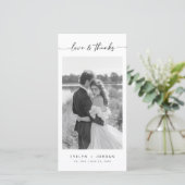 Modern Ultra Minimalist Script Wedding Photo Dankeskarte (Stehend Vorderseite)