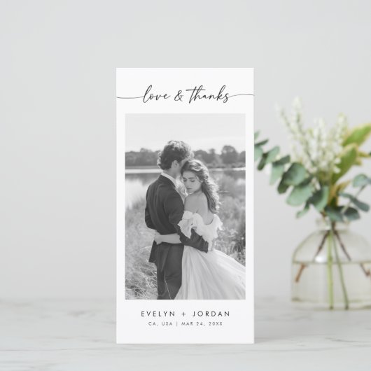 Modern Ultra Minimalist Script Wedding Photo  Dankeskarte (Stehend Vorderseite)