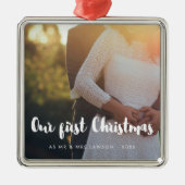 Modern Unser erstes Weihnachtspaar Foto Ornament Aus Metall (Vorne)