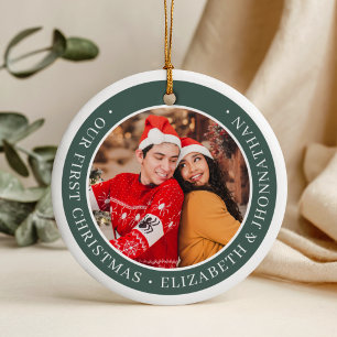 Modern Unsere ersten Weihnachten Paar Fotos Grün  Keramik Ornament