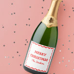 Modern Wavy Border Trendy Red Christmas Party Schaumweinetikett<br><div class="desc">Feiern Sie die Urlaubssaison mit diesem schicken Champagnerlabel "Frohe Weihnachten", das für eine raffinierte, personalisierte Touch an Ihren Ansammlungen kreiert wurde. Dieses Label mit festlich grünem, wellenförmigen Rahmen und individualisierbarem Familientext verbindet klassischen Charme mit zeitgenössischem Stil. Ideal für Weihnachtsessen, Party oder festliche Ansammlungen, verleiht es Ihren Champagnerflaschen einen unvergesslichen und...</div>