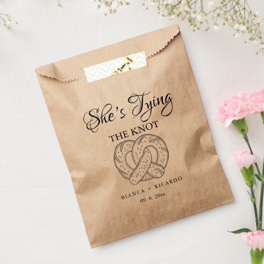 Modern We tied the knot pretzel favor bag wedding  Geschenktütchen (Versiegelt)