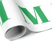 Modern weiß-grün, individueller Anfangsbuchstabe M Geschenkpapier (Rolleneckpunkt)