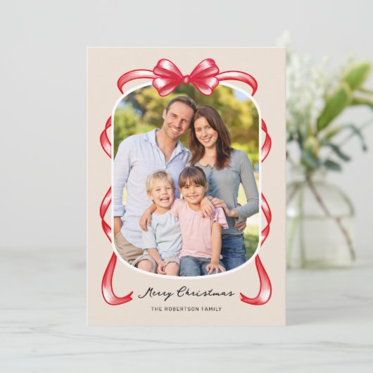 Modern Whimsical Bow kurvte Foto Weihnachten (Stehend Vorderseite)