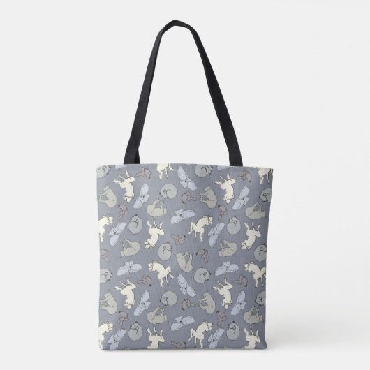 Modern Whimsical Sleeping Hunde - Vanilla auf Grau Tasche (Rückseite)