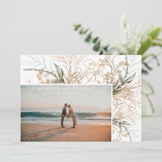 Modern White Elegant Boho Sage Eukalyptus Foto Save The Date (Stehend Vorderseite)