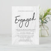 Modern White Marble Script | Engagement Einladung (Stehend Vorderseite)