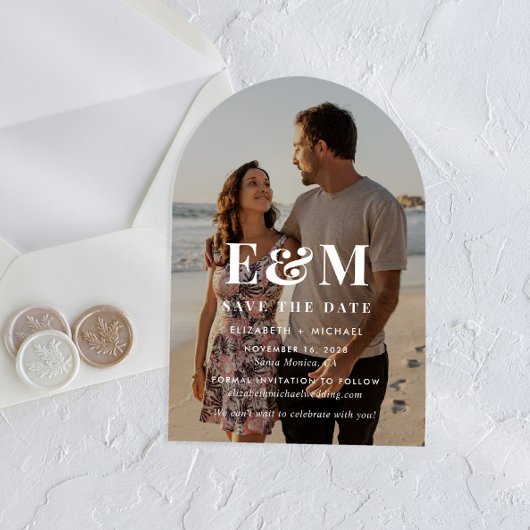 Modern White Monogram Arch Foto Save the Date Acryleinladungen