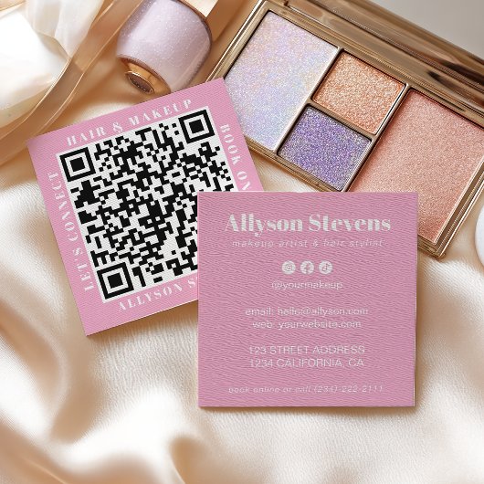 Modern White on Pink Bold QR Code Hair & Makeup Quadratische Visitenkarte