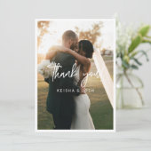 Modern White Script Wedding Foto Vielen Dank Dankeskarte (Stehend Vorderseite)