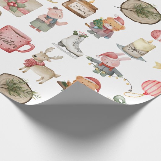 Modern Winter Pine Green Tree und Bär Geschenkpapier (Ecke)