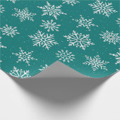 Modern Winter Snowflake Blue Green Holiday Geschenkpapier (Ecke)