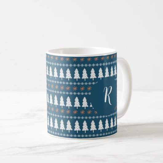 Modern Winter Weihnachtsbaum Muster Monogram Blue Kaffeetasse (VorderseiteRechts)