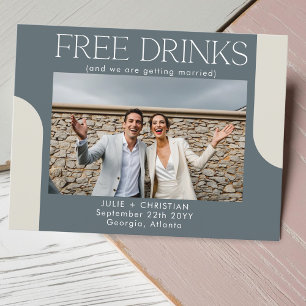 Modern witzige, kostenlose Getränke Hochzeit Siche Postkarte