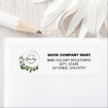 Modern Wreath Green Christmas Custom Logo<br><div class="desc">Mit unserem "Modern Wreath Green Christmas custom logo"-Label können Sie Ihre Urlaubskorrespondenz mit einer personalisierten Touch in stilvoller und angenehmer Weise ergänzen. Diese Rücksendeadressen-Aufkleber, die mit viel Liebe zur modernen Ästhetik gestaltet wurden, bieten eine einzigartige Mischung aus Eleganz und festlichem Charme. Im Mittelpunkt des Labels steht ein zeitgenössischer, mit grünen...</div>