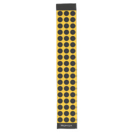 Modern yellow  beige &black dots monogram name großer tischläufer