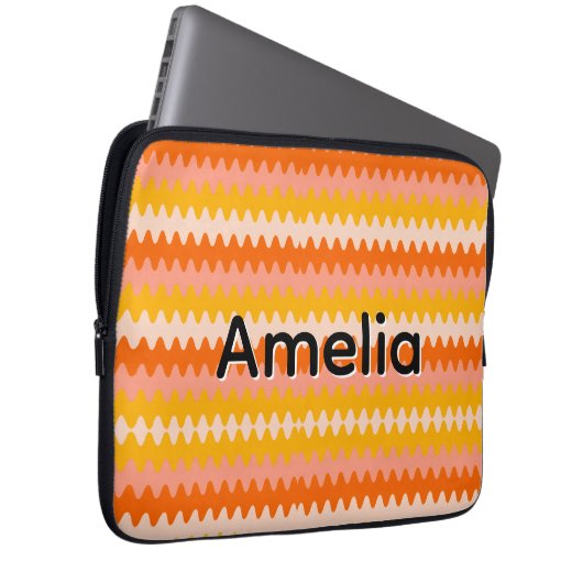 Modern Yellow, Orange & White Zig Zag Pattern Laptopschutzhülle (Vorne Rechts)