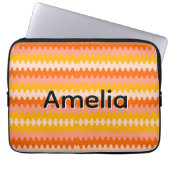 Modern Yellow, Orange & White Zig Zag Pattern Laptopschutzhülle (Vorderseite)