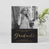 Moderne 2022 Ankündigung von Girl Abschluss Foto (Stehend Vorderseite)