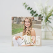 Moderne 2025 Foto Graduation Party Einladung (Stehend Vorderseite)