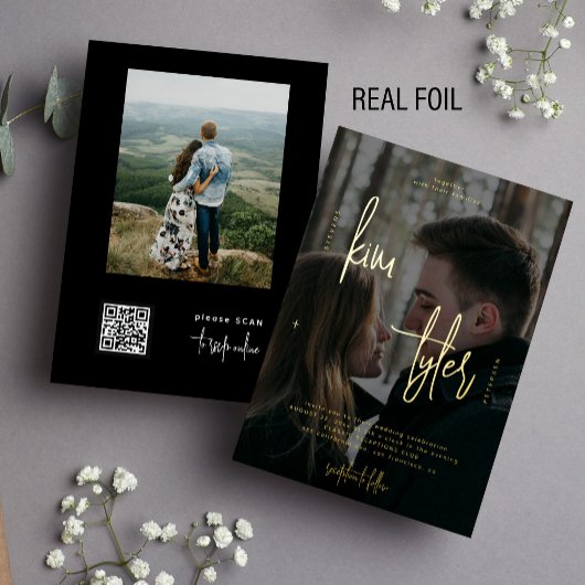 Moderne 2 Fotos QR CODE Rose Gold Skript Hochzeit Folieneinladung