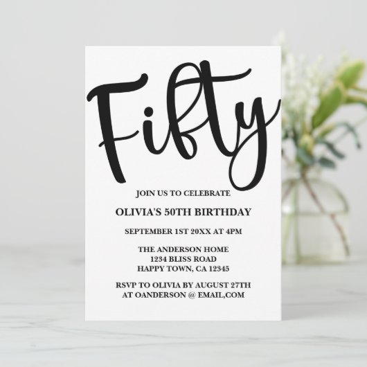 Moderne 50. Geburtstag Schwarz und Weiß Einladung (Stehend Vorderseite)