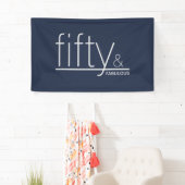 Moderne 50er & FABULOUS Navy & Silver Birthday Ban Banner (Insitu)