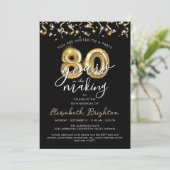 Moderne 80. Geburtstag Script Balloon Streamers Einladung (Stehend Vorderseite)