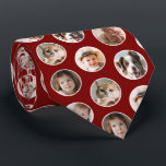 Moderne 8-Foto Collage Neck Tie Krawatte<br><div class="desc">Fügen Sie Ihrem Kleiderschrank eine persönliche Touch mit diesem individuellen Foto-Krawatte hinzu, der mit einem lebendigen bordeauxroten Hintergrund und einem runden Rahmen versehen ist, der 8 Ihrer Lieblingsfotos zeigt. Egal, ob es sich um gepflegte Familienmomente, bezaubernde Haustiere oder sinnvolle Fotos handelt, diese einzigartige Krawatte verwandelt Erinnerungen in ein stilvolles und...</div>