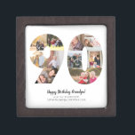 Moderne 90. Zahl-Foto-Collagen-kundenspezifischer Kiste<br><div class="desc">Moderne 90. Zahl-Foto-Collagen-kundenspezifische Gruß-Geschenkboxen
Fertigen Sie es mit Ihren Fotos und Grüßen besonders an.
Wenn Sie unterschiedliche Hintergrundfarbe haben möchten,  fühlen Sie sich frei,  mich bei panggadesigns@gmail.com zu emailen</div>