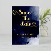 Moderne Abstrakte Aquarellmauer Save the Date Folieneinladung (Stehend vorne)