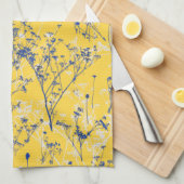 Moderne Abstrakte blaue Wildblumen auf Senf Yellow Geschirrtuch (Viertel Falte)