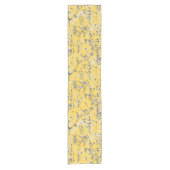 Moderne Abstrakte blaue Wildblumen auf Senf Yellow Kurzer Tischläufer (Vorderseite)