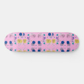 Moderne abstrakte Blume in Rosa Skateboard (Horizontal)
