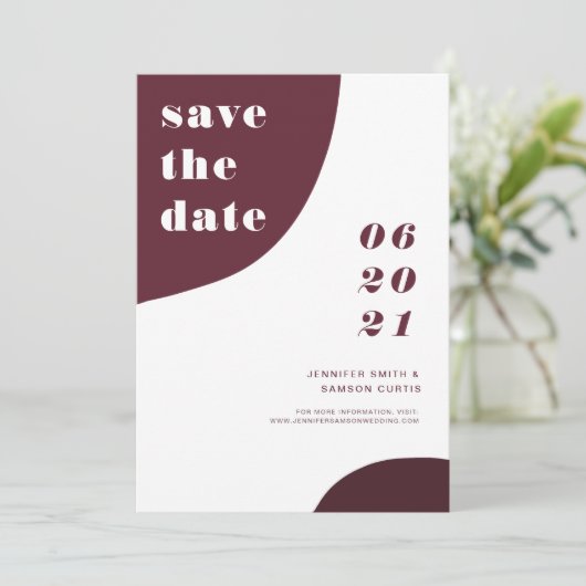 Moderne Abstrakte Burgunder Hochzeit retten das Da Save The Date (Stehend Vorderseite)