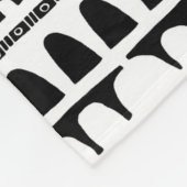 Moderne abstrakte Fenster mit schwarzer Grafik Fleecedecke (Ecke)