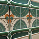 Moderne Abstrakte geometrische Symmetrie des Mitte Fliese<br><div class="desc">Diese exquisite, moderne Keramik-Kachel aus der Mitte des Jahrhunderts ist eine liebevolle Hommage an die altehrwürdige Kunsthandwerksbewegung. In unserem Workshop in Barcelona wurden abstrakte symmetrische Formen entwickelt und die faszinierende Faszination moderner Imitate-Relieffliesen aus der Mitte des Jahrhunderts nachahmt. Die symmetrischen Designs spiegeln ein harmonisches Gleichgewicht wider, den idealen Ausdruck abstrakter...</div>