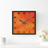 Moderne Abstrakte Malerei in Orange Quadratische Wanduhr (Zuhause)