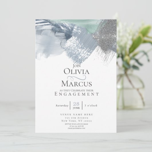 Moderne Abstrakte Pinselstriche Dusty Blue Sage Gr Einladung (Stehend Vorderseite)