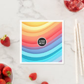 Moderne Abstrakte Regenbogenwellen mit Ihrem Logo Serviette (Beispiel)