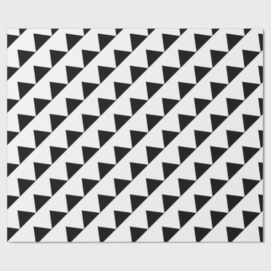 Moderne Abstrakte Schwarz-weiße Dreieck Geometrie Geschenkpapier (Flach)