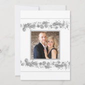 Moderne Abstrakte Silver White Foto Hochzeit Einladung (Rückseite)
