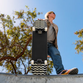 Moderne Abstrakte Waves auf schwarz Skateboard