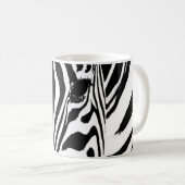 Moderne abstrakte Zebra-Streifen in Schwarz/Weiß Kaffeetasse (VorderseiteRechts)