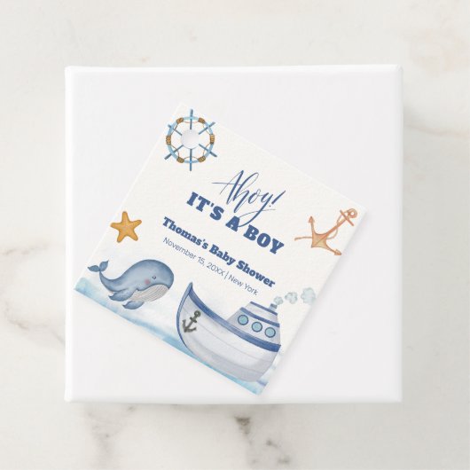 Moderne Ahoy Boy Whale Sailboat Babydusche Geschenkanhänger (Beispiel)